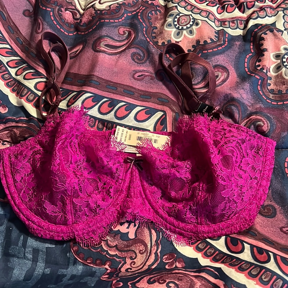 NWT VS bra